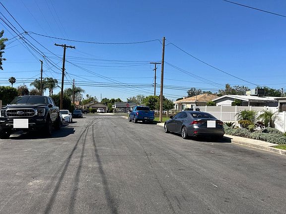 4th image of 14707 Rex St