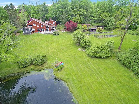 3rd image of 252 Florida Hill Road