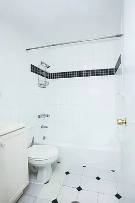 Rented by Bohemia Realty Group | media 13