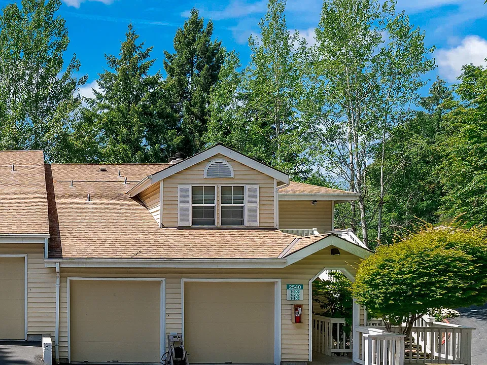 2540 118th Ave SE #202