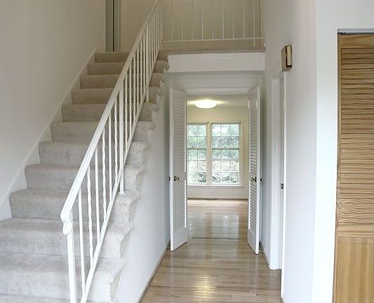 2nd image of 9900 Shrewsbury Ct