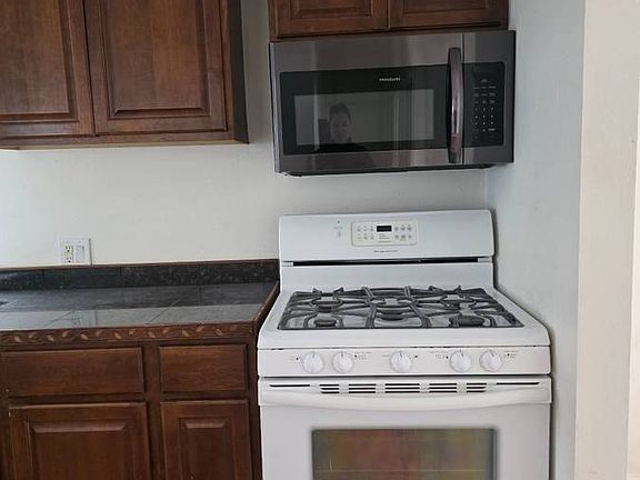 3rd image of 2108 Marshallfield Ln #A