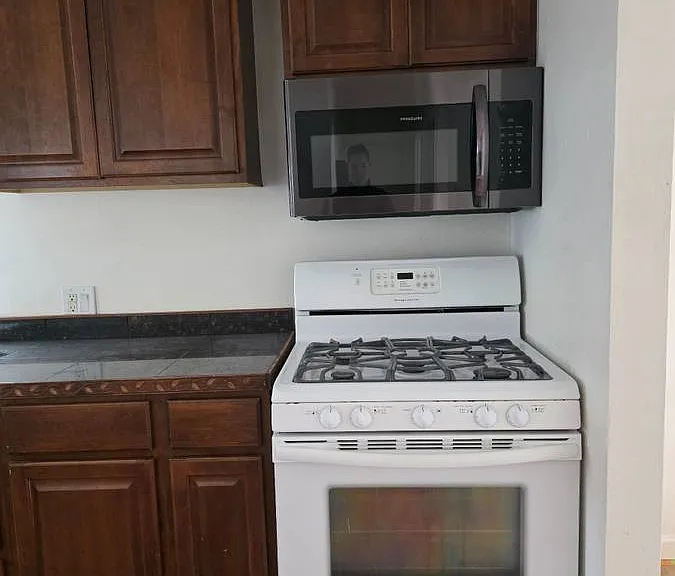 2108 Marshallfield Ln #A — Photo 3