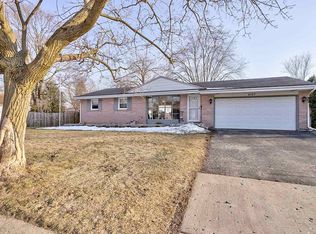 4107 Abbotsford Rd, Rockford, IL 61107