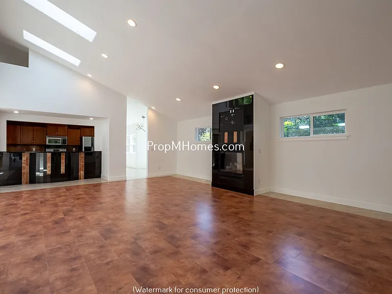 14995 SW 141st Ave — Photo 6