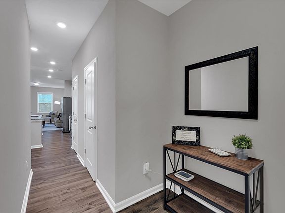 2nd image of 105 Norse Creek Dr