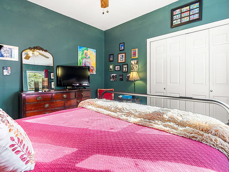 335 Angela St — Photo 24