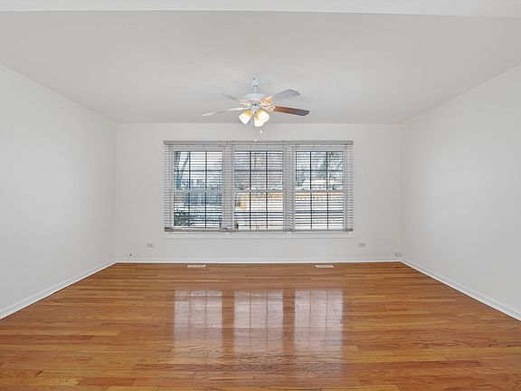 4th image of 1345 Laurie Ln