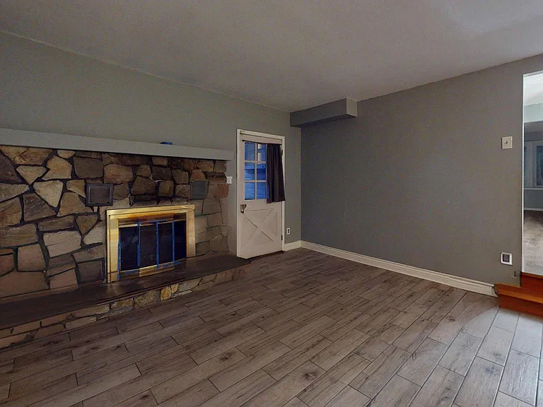 669 N Henderson Rd — Photo 82