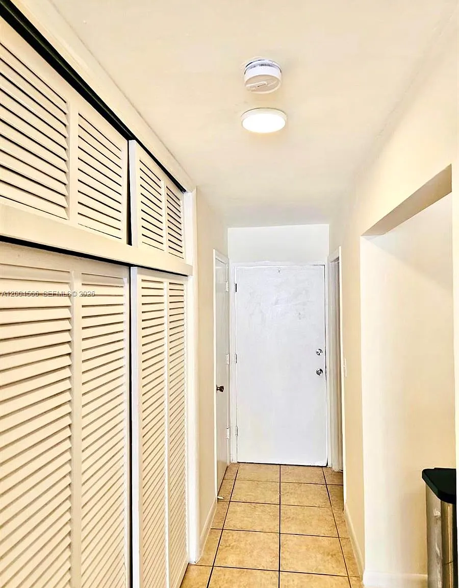 Sunshine Bay Condo — Photo 4
