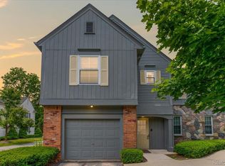 1695 Huntington Park APT C, Rochester Hills, MI 48309