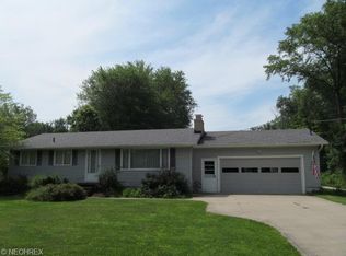 27025 Schady Rd, Olmsted Township, OH