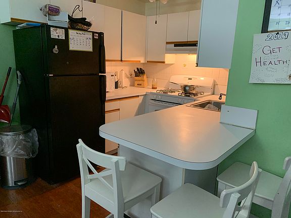 2nd image of 349 Swinnerton St