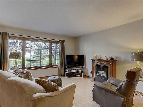 4th image of 10152 Whitnall Edge Dr #B