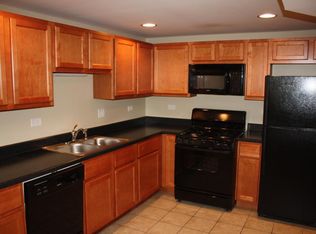 4042 S Calumet Ave #GS, Chicago, IL 60653