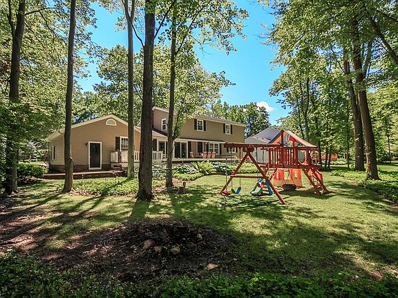 5th image of 17576 Merry Oaks Trl