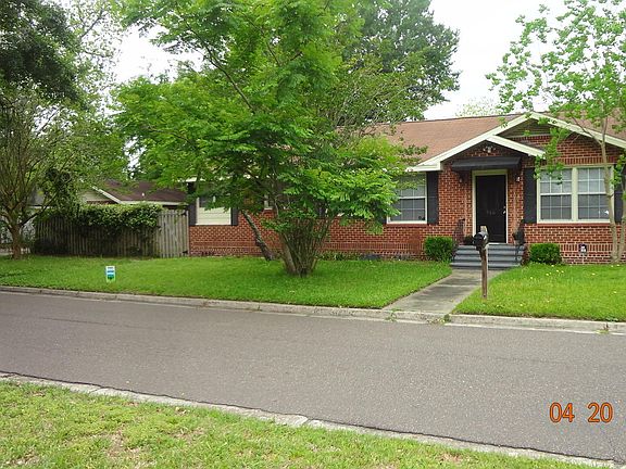 3rd image of 960 Murray Dr