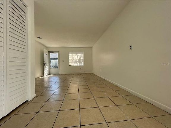4th image of 10407 Jasmine Ave APT A