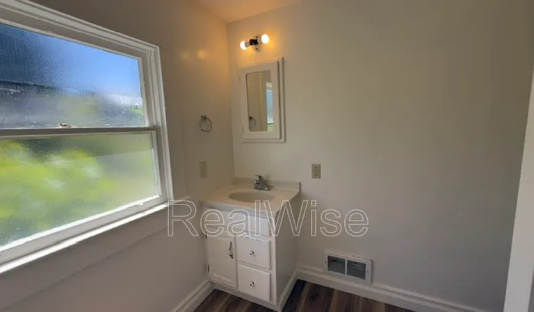 1105 SE Pine St — Photo 15