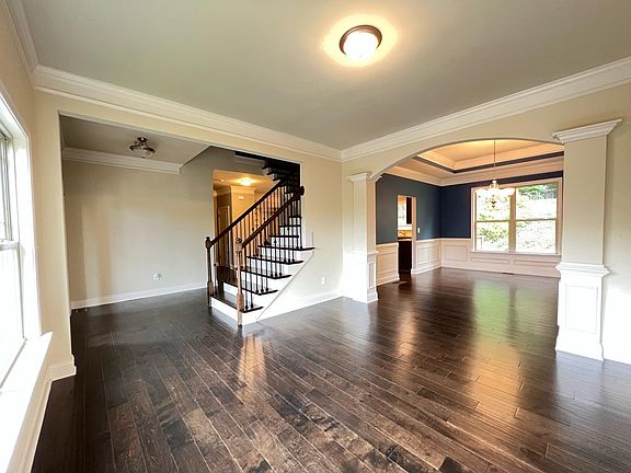 Living room/Stairs