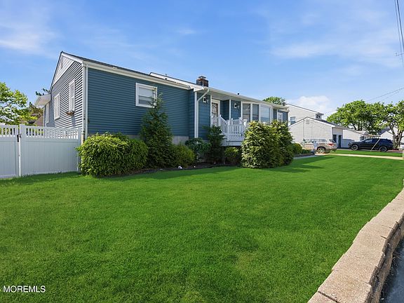 2nd image of 3315 Windsor Avenue