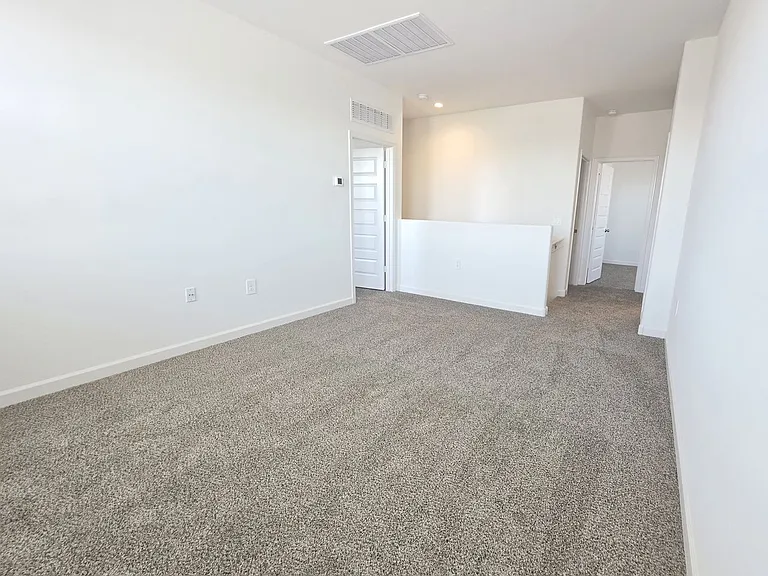 2844 W Shepperd Ave — Photo 14