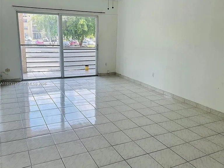 2800 NW 56th Ave #F203 — Photo 3