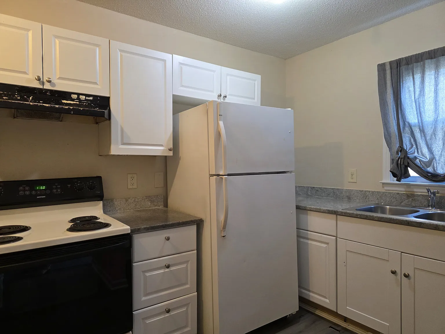 3 bed, 1.5 bath, 1224 sqft, $1,450 — Photo 4
