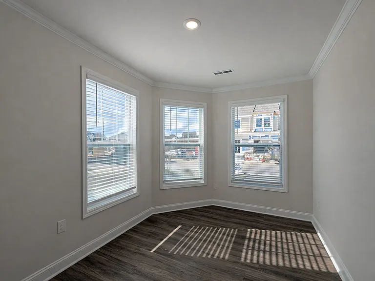 381 Creekview Rd — Photo 11