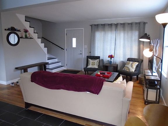 5th image of 1112 Medinah St