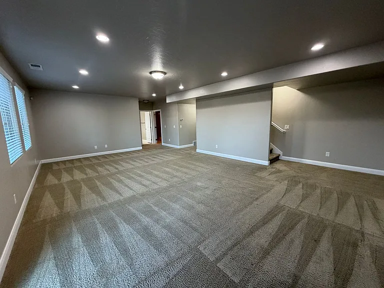 469 E Barcelona Dr — Photo 23