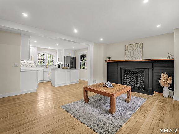 4th image of 162 Forest Street