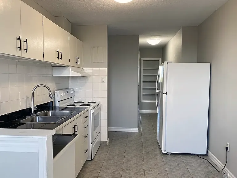 750 Wallace St — Photo 8