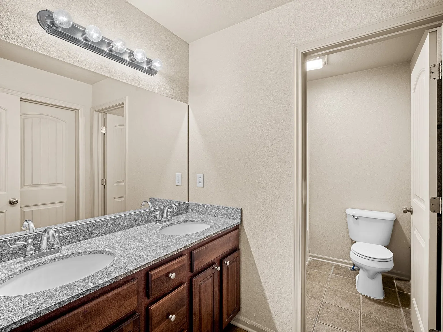 3 bed, 1600 sqft, $1,299 — Photo 3