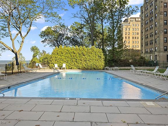 3rd image of 12520 Edgewater Dr APT 401