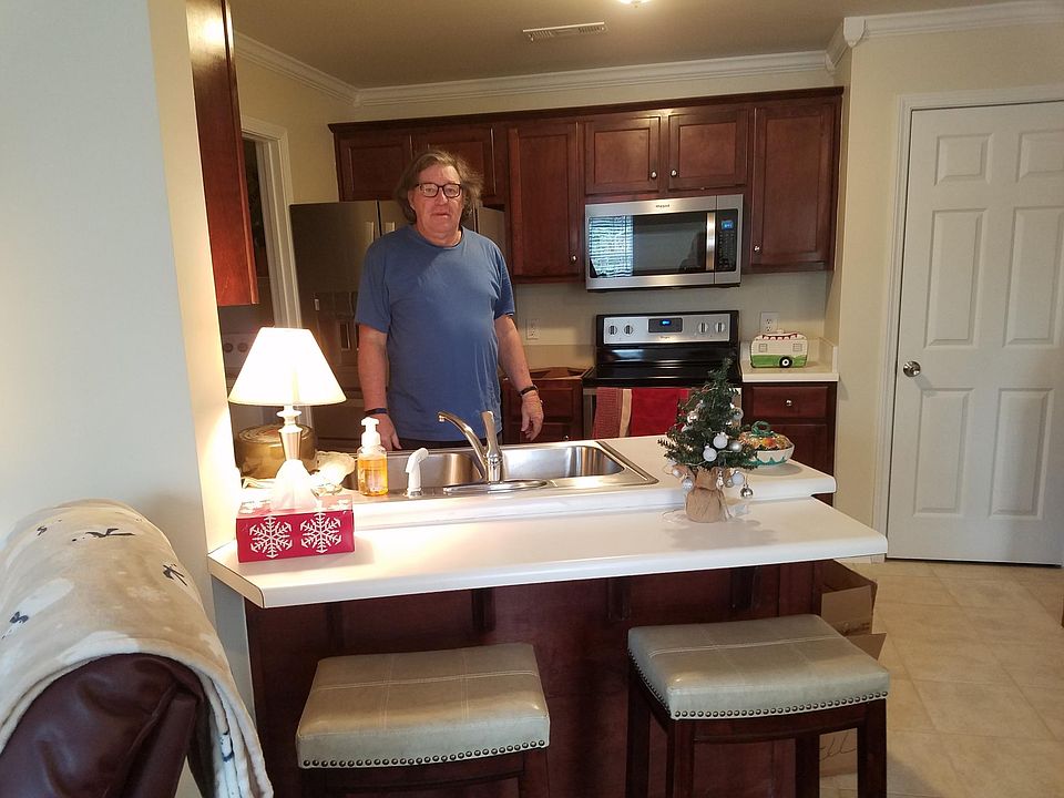 2nd image of 112 Waterford Dr Unit 112