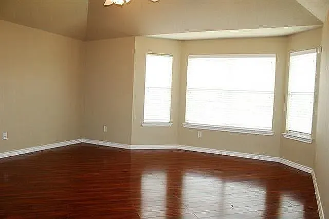 5515 Paladium Dr — Photo 2