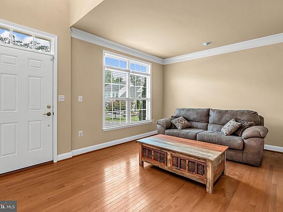 4th image of 287 Lackawanna Ln
