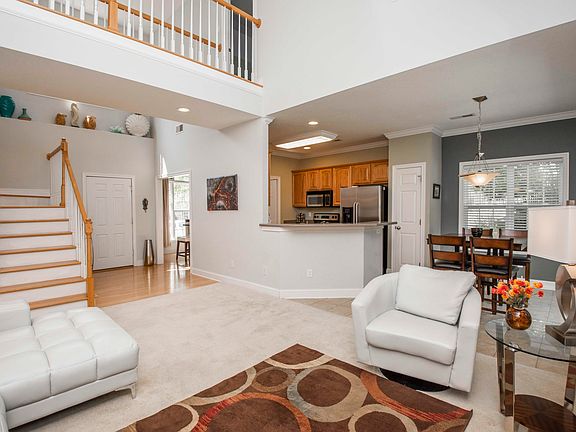 2nd image of 2813 Timber Green Ln