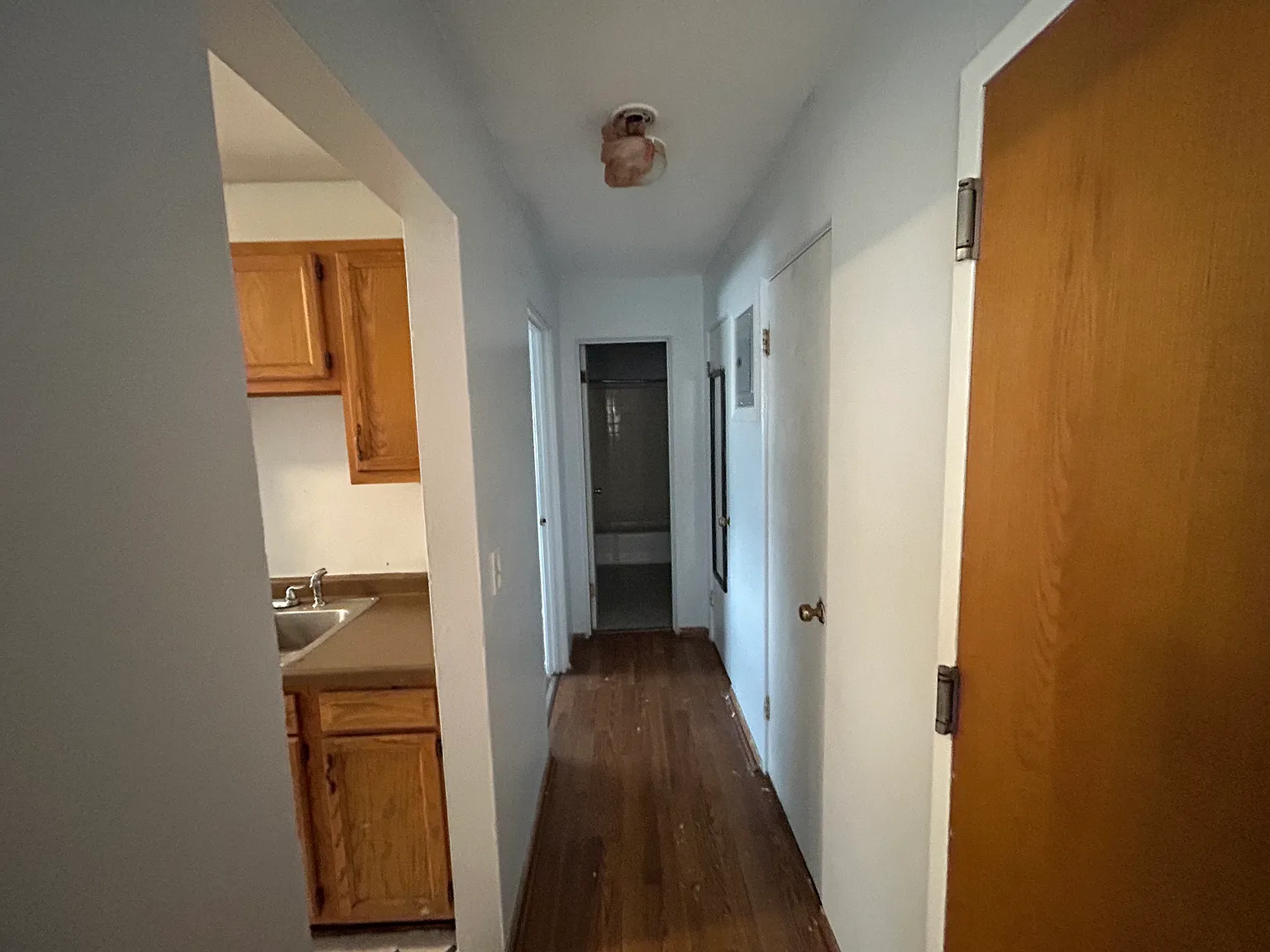 1 bed, 700 sqft, $1,150 — Photo 3