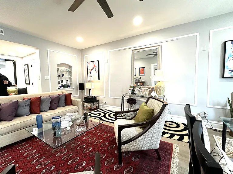 1354 W Carmen Ave #1F — Photo 9