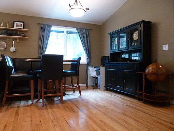 Dining room with open design to kitchen. Opposite to the living room.