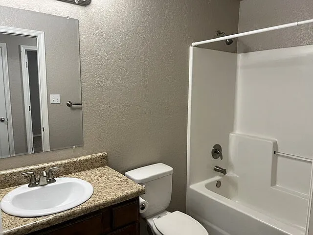 217 Regency Dr — Photo 14