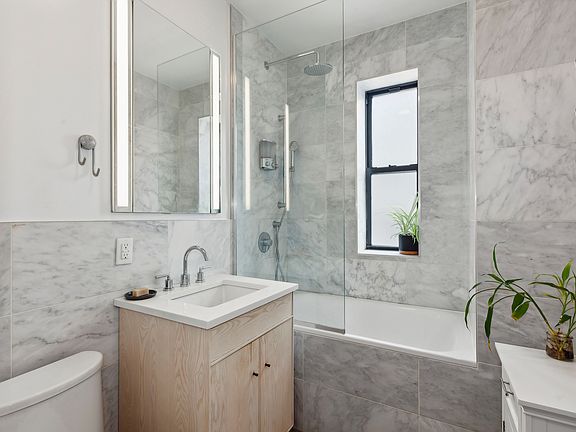 5th image of 24-39 38th St #D7