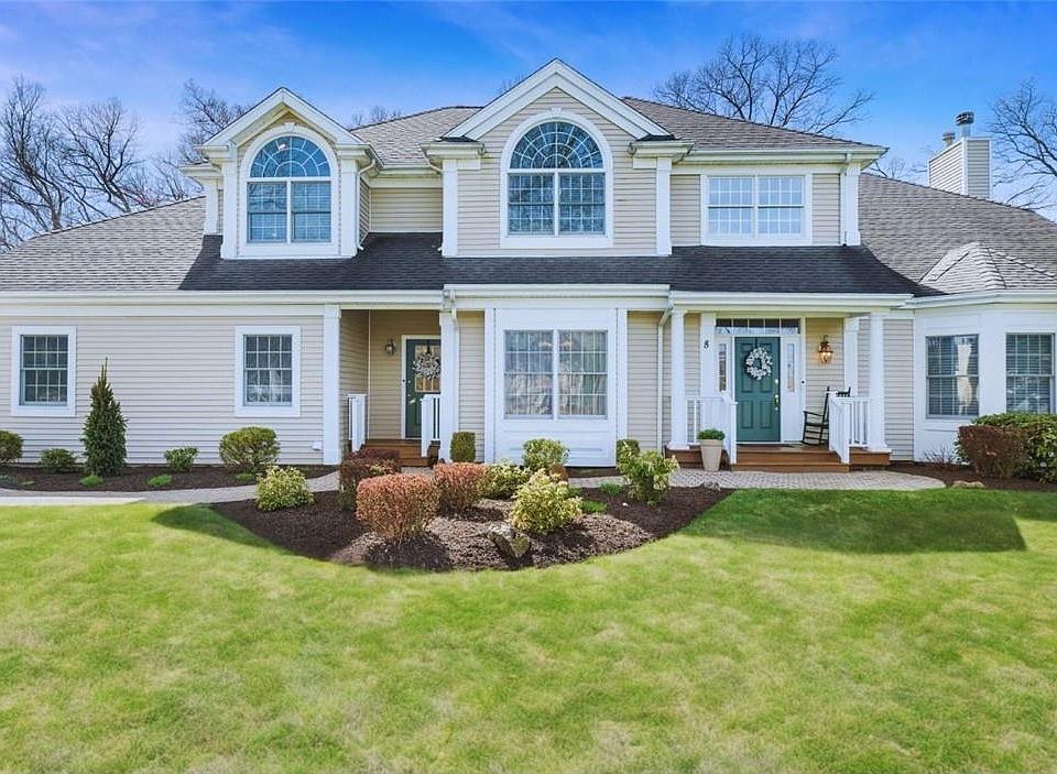 1st image of 8 Cranberry Court