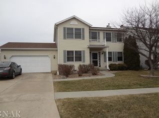 2910 Clearwater Ave, Bloomington, IL