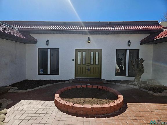 3rd image of 7 Loma Verde Ln