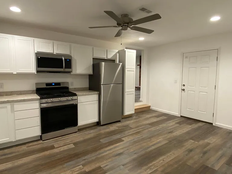 511 Joy Dr — Photo 8