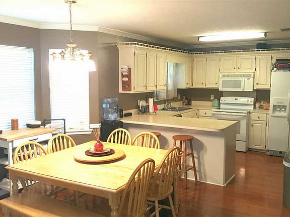 5th image of 9905 Crooked Creek Cir
