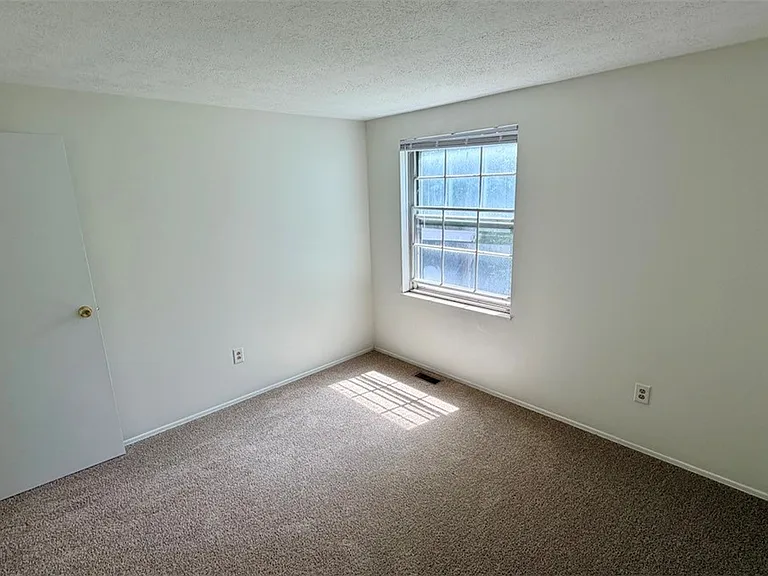 3812 Louisa St — Photo 18